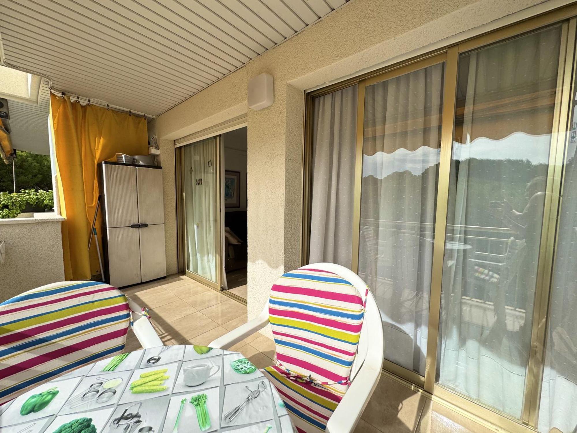 Apartsalou Penedes المظهر الخارجي الصورة